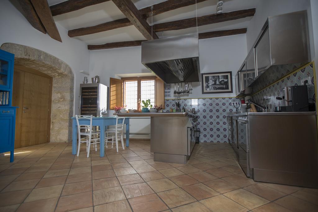 Alloggio per agriturismo Palazzo Tronconi *